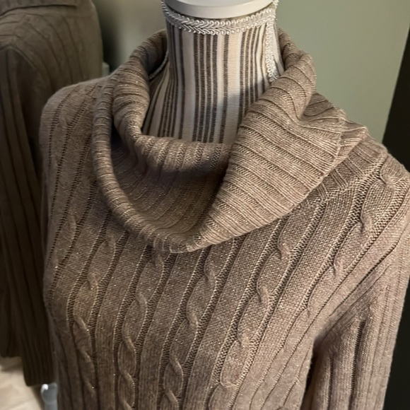 NY & Co, cable knit turtleneck sweater, large - Picture 3 of 9